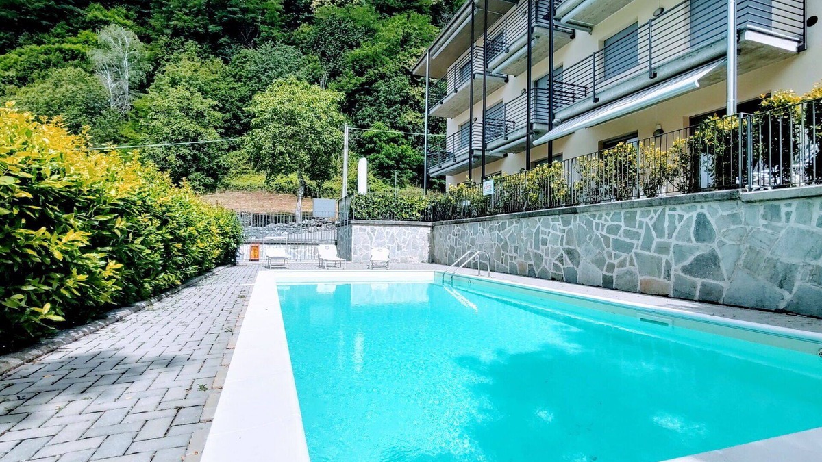 Gera Lario Apartment | Cosy apartment for 4 people with WIFI, pool, TV and terrace
