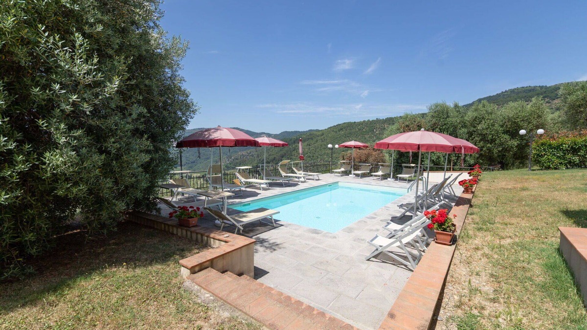 Montebonello Apartment | Cosy apartment for 4 people with pool, WIFI, A/C, TV, pets allowed and panoramic view