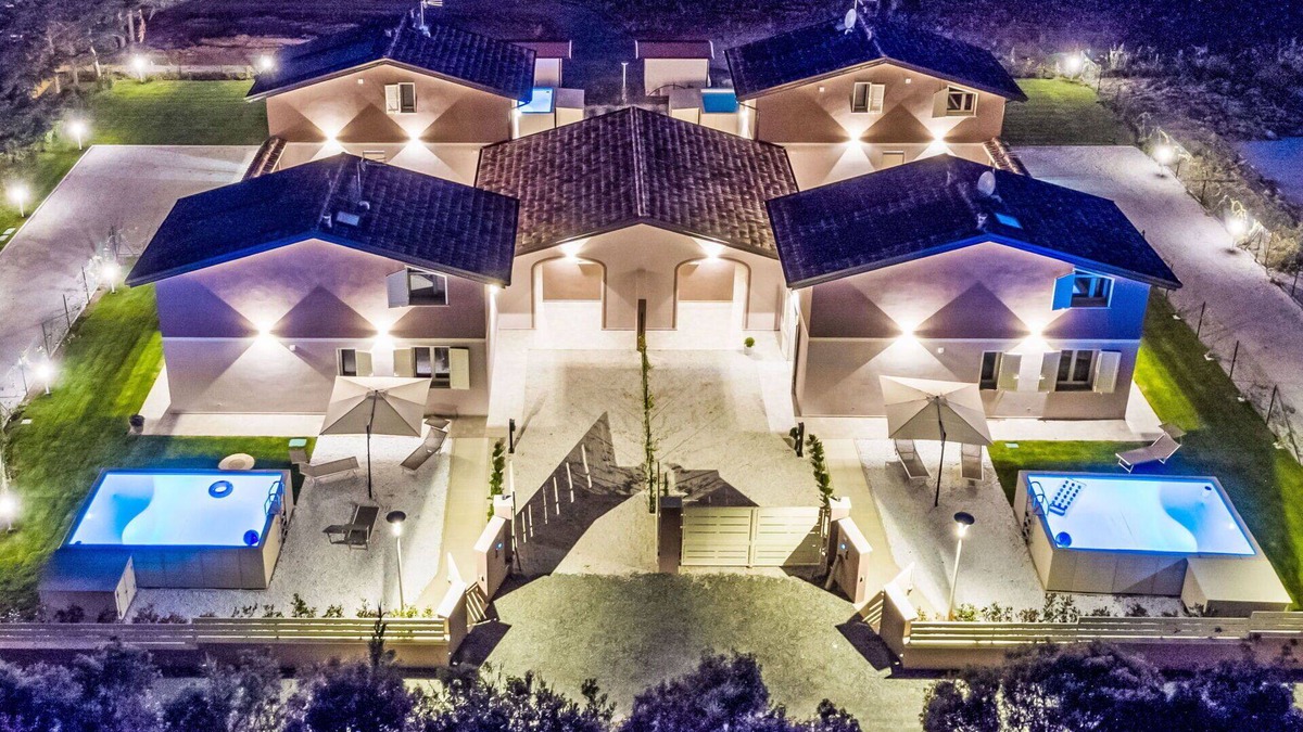 Cecina Apartment | Cosy apartment for 7 guests with private pool, WIFI, A/C, TV, terrace and pets allowed