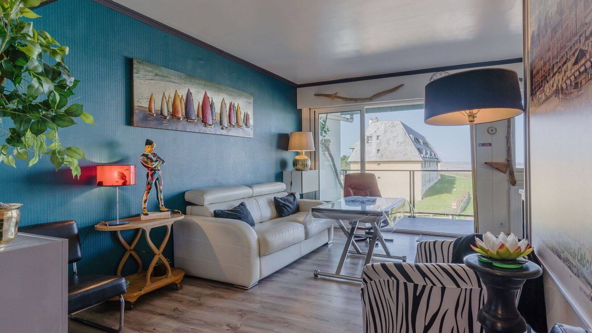 Le Home Apartment | Cosy apartment for 4 people with WIFI, TV and balcony