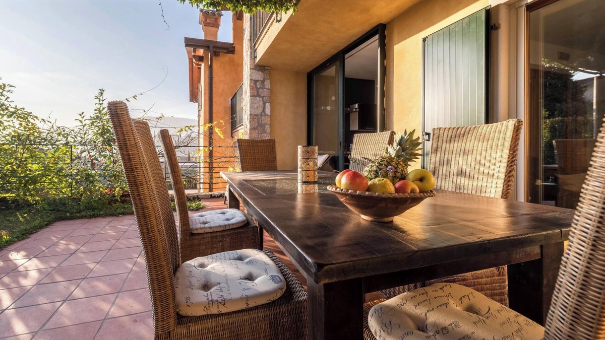 Castion Veronese Apartment | Cosy Apartment "Gardasee Castion" with Garden, Shared Pool, A/C & Wi-Fi