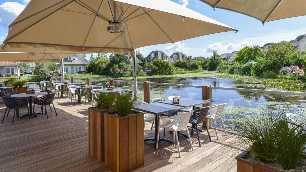 Municipality of Hellevoetsluis House | Cosy apartment in villa for 4 people with pool, WIFI, TV, terrace and parking