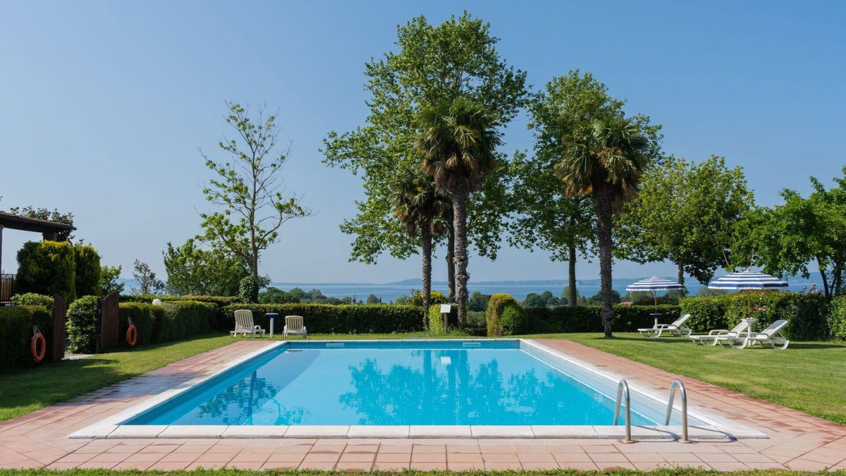 Bolsena Villa | Cosy apartment in villa for 4 people with pool, WIFI, TV, terrace and pets allowed