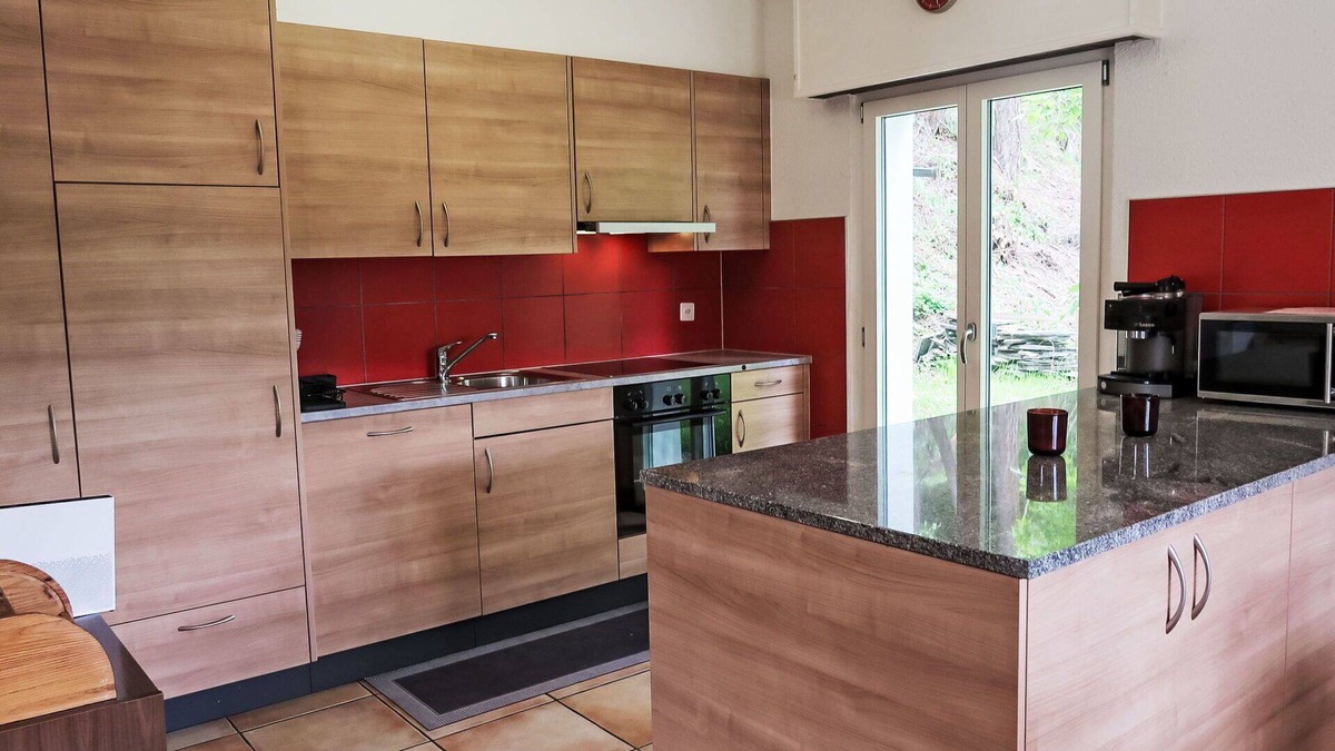 Riddes House | Cosy apartment in villa for 17 people with WIFI, TV, balcony and panoramic view