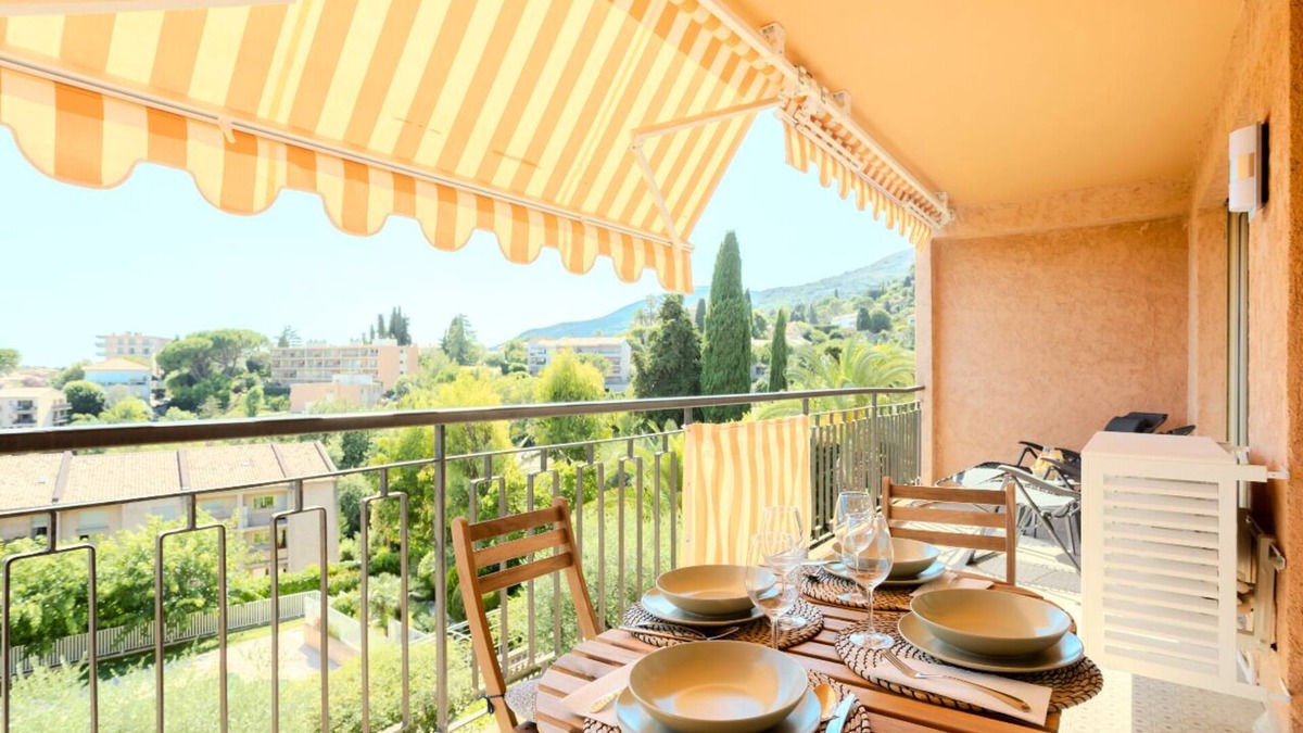 Vence Apartment | Cosy apartment in Vence with swimming pool & parking