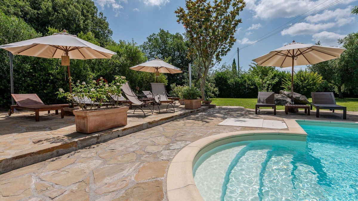 Poggi del Sasso Villa | Cosy apartment in villa for 5 people with A/C, pool, WIFI, TV, patio and pets allowed