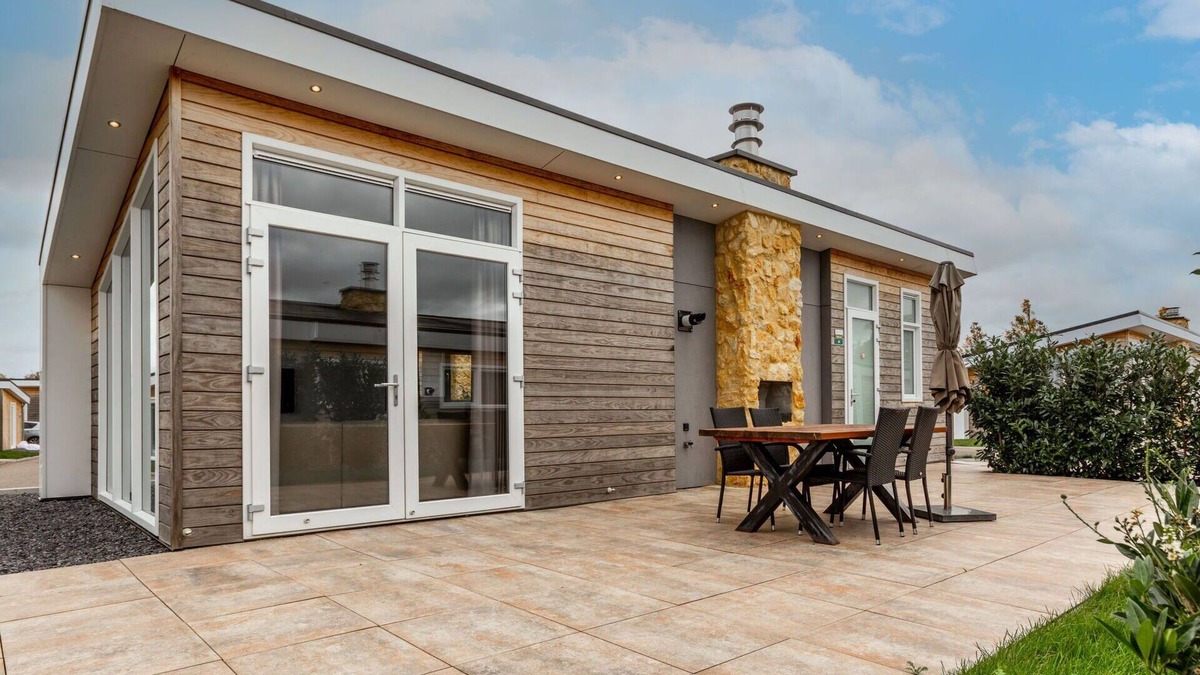 Wolfshuis House | Cosy apartment in villa for 4 people with pool, WIFI, A/C, TV, terrace and parking