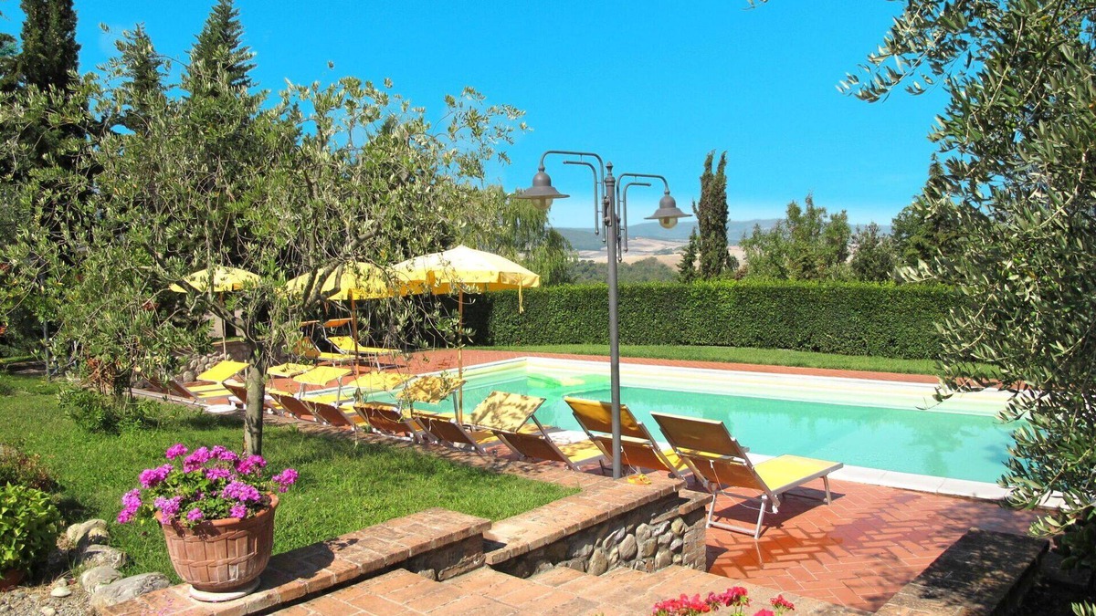 Lajatico Villa | Cosy apartment in villa for 2 people with WIFI, pool, TV and patio