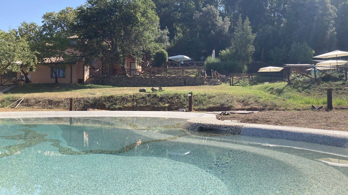 Castagneto Carducci Villa | Cosy apartment in villa for 4 guests with pool, WIFI, A/C, TV, patio and pets allowed