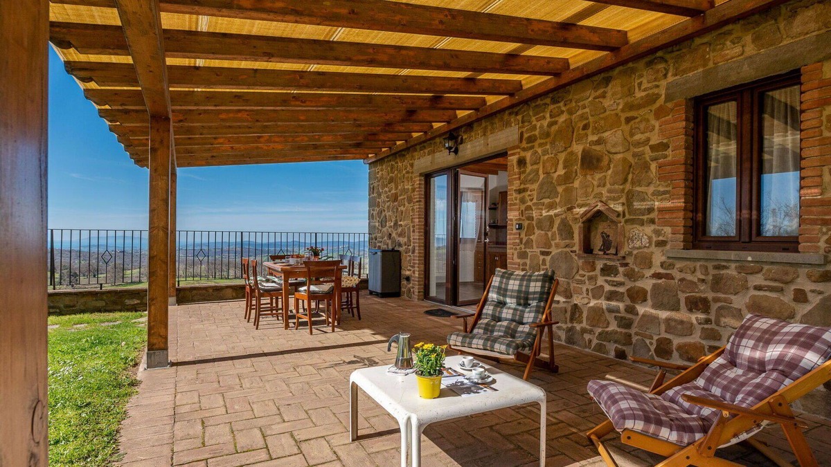 Scansano House | Cosy apartment in villa for 4 people with WIFI, terrace, pets allowed and panoramic view