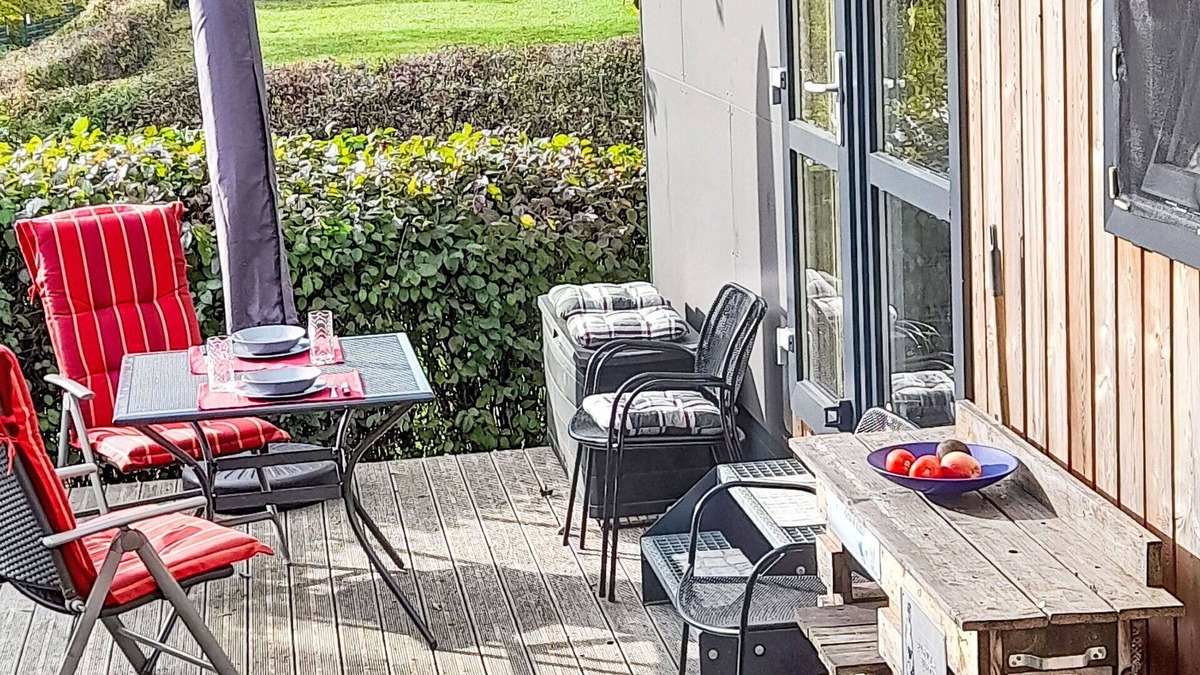 Wemding House | Cosy apartment in villa for 4 people with WIFI, A/C, TV, terrace and pets allowed