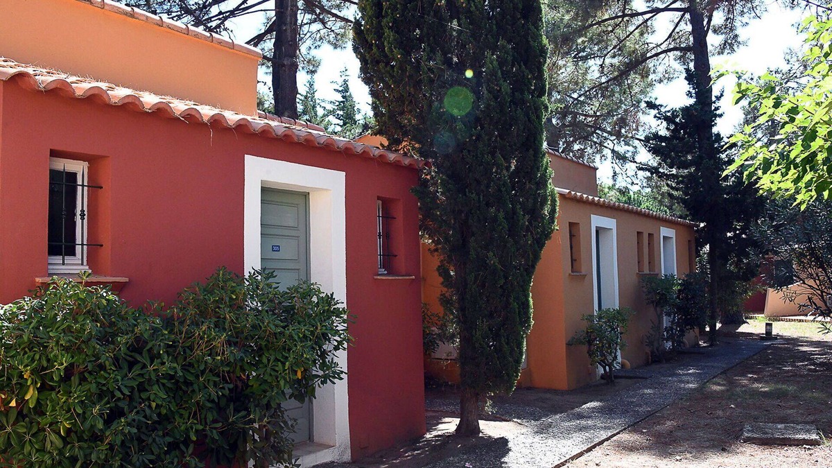Pineto House | Cosy apartment in villa for 4 people with WIFI, pool, TV, terrace, pets allowed and parking