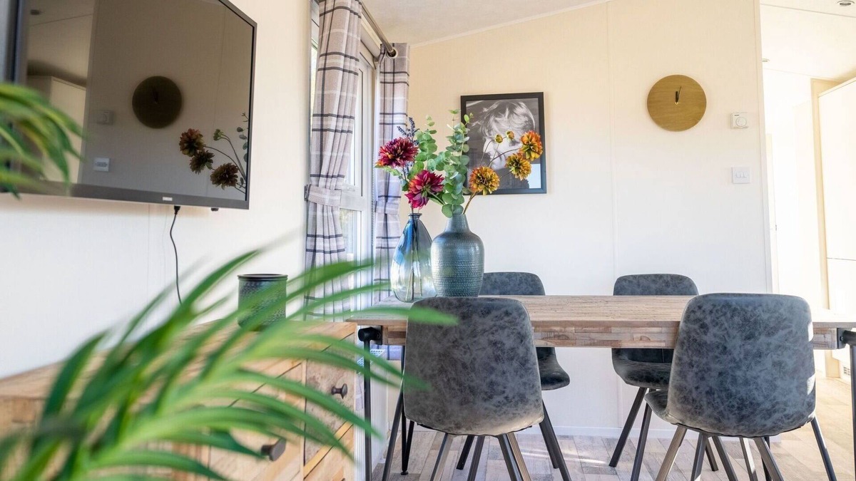 Linden House | Cosy apartment in villa for 4 people with WIFI, TV, terrace and parking