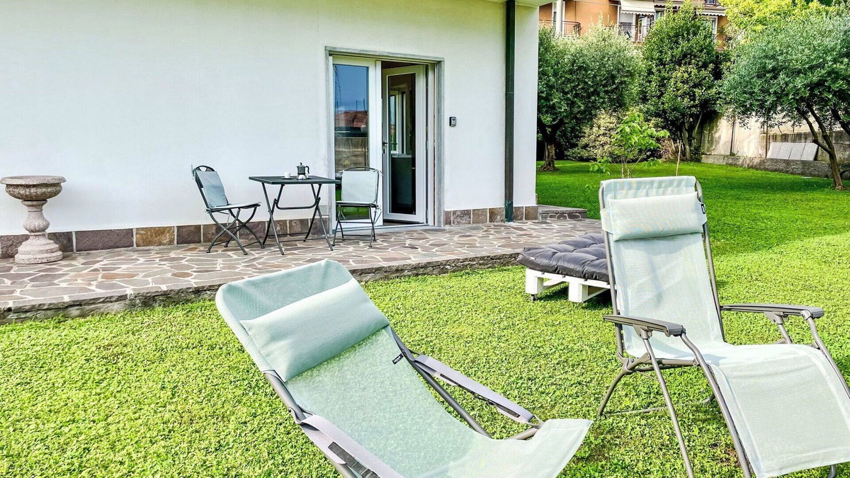 Abbadia Lariana Apartment | Cosy apartment for 4 people with WIFI, A/C, TV, patio and parking