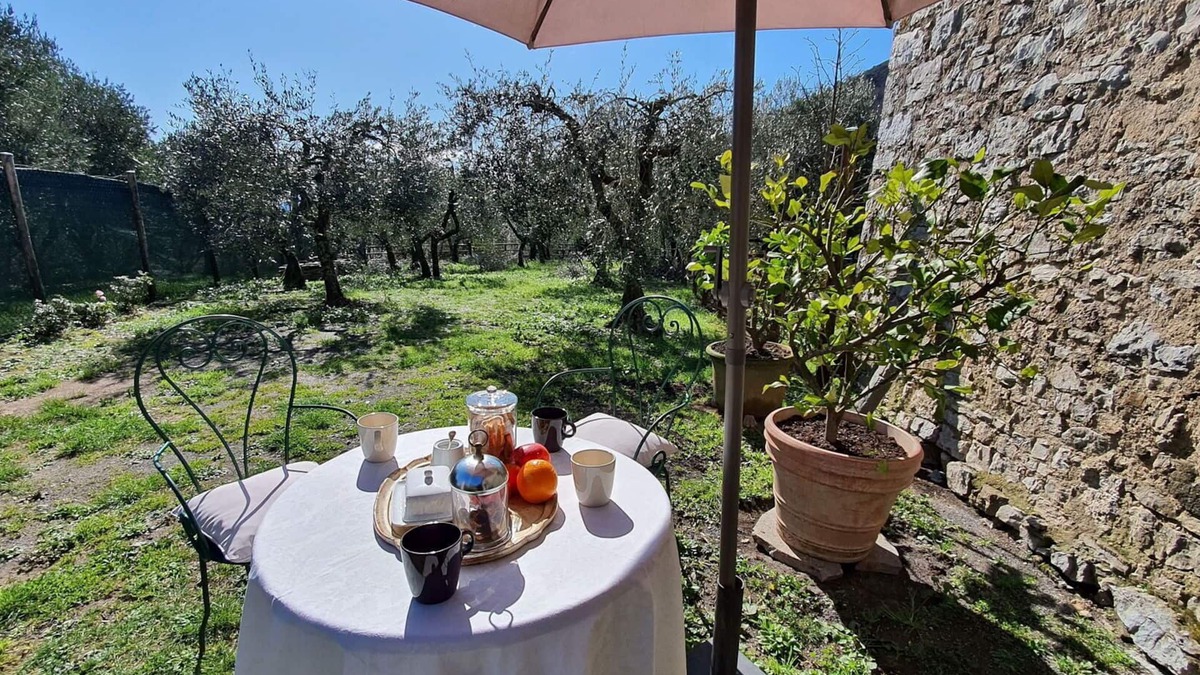 Villabuona Villa | Cosy apartment in villa for 4 guests with WIFI and pets allowed, close to Lucca