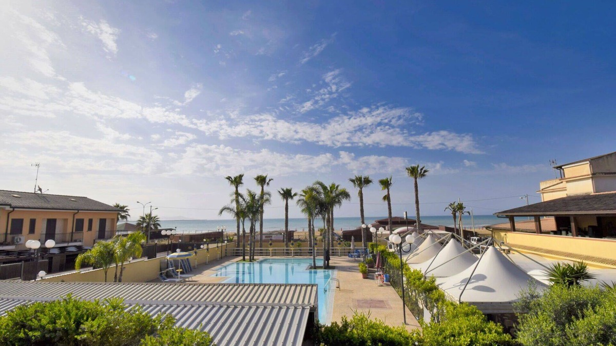 Porto Empedocle Apartment | Cosy apartment for 4 people with pool, A/C, WIFI, TV and balcony
