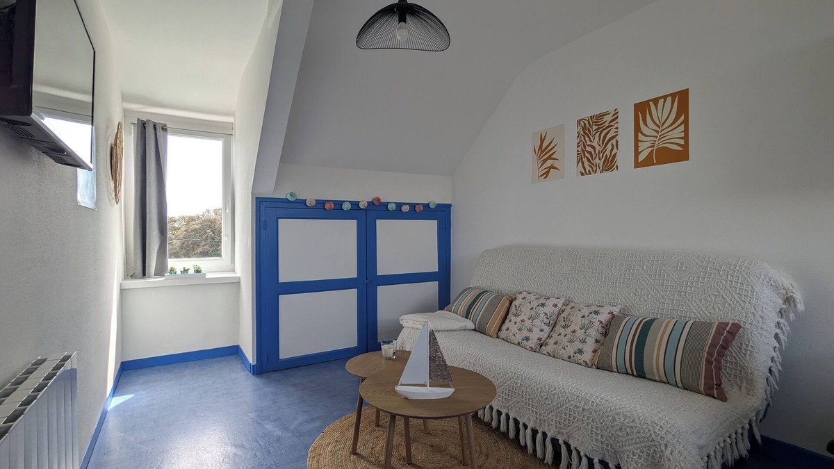Cancale Apartment | Cosy apartment - near footpath and town center - sea view - sleeps 3