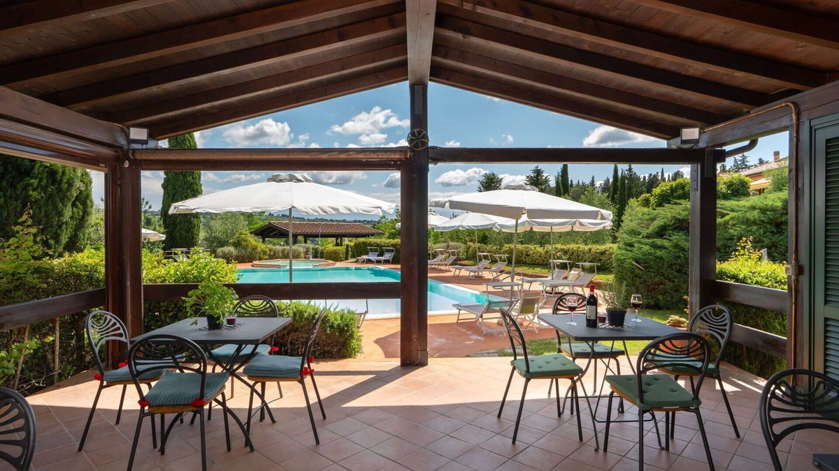 Sughera Apartment | Cosy apartment with A/C, pool, WIFI, TV, terrace, panoramic view and parking, close to San Gimig.