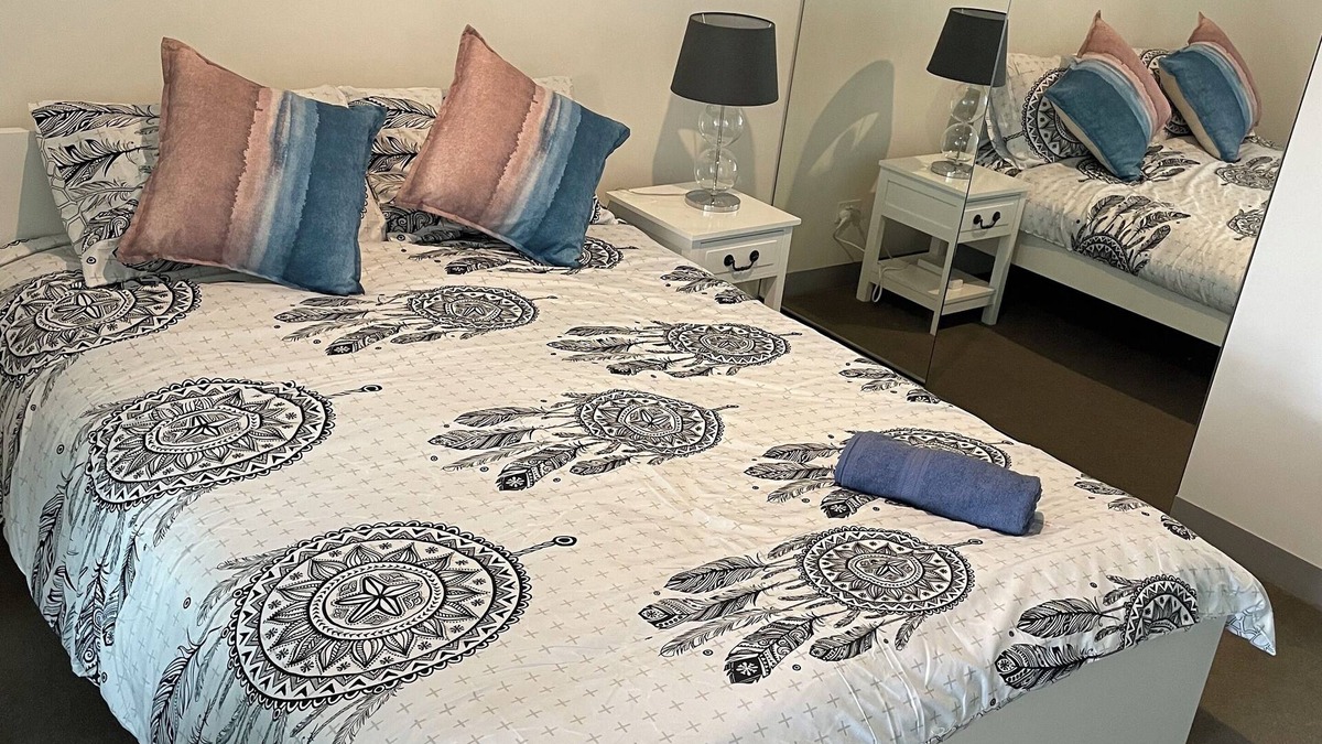 North Melbourne Apartment | Cosy Apt. in Melbourne CBD with a Great City View