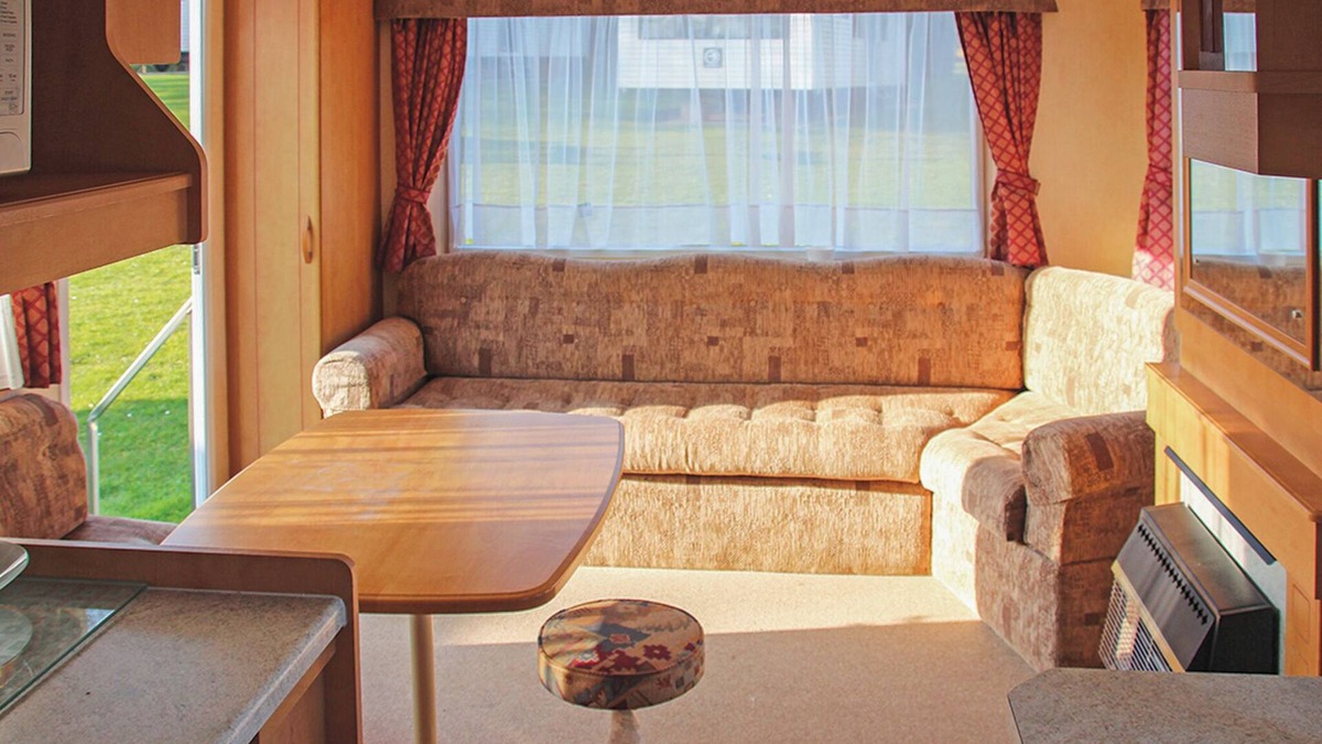 Sandown House | Cosy caravan with one double and one twin.