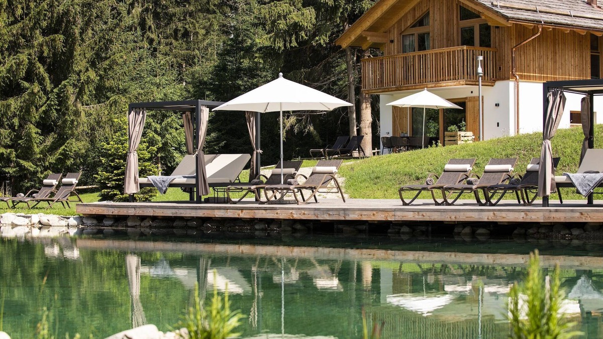 Tamsweg Ski Chalet | Cosy chalet in Wölting with natural swimming pond
