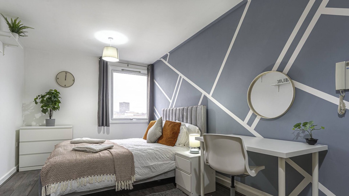 Coventry City Centre Apartment | Cosy City Apartment With En-suite