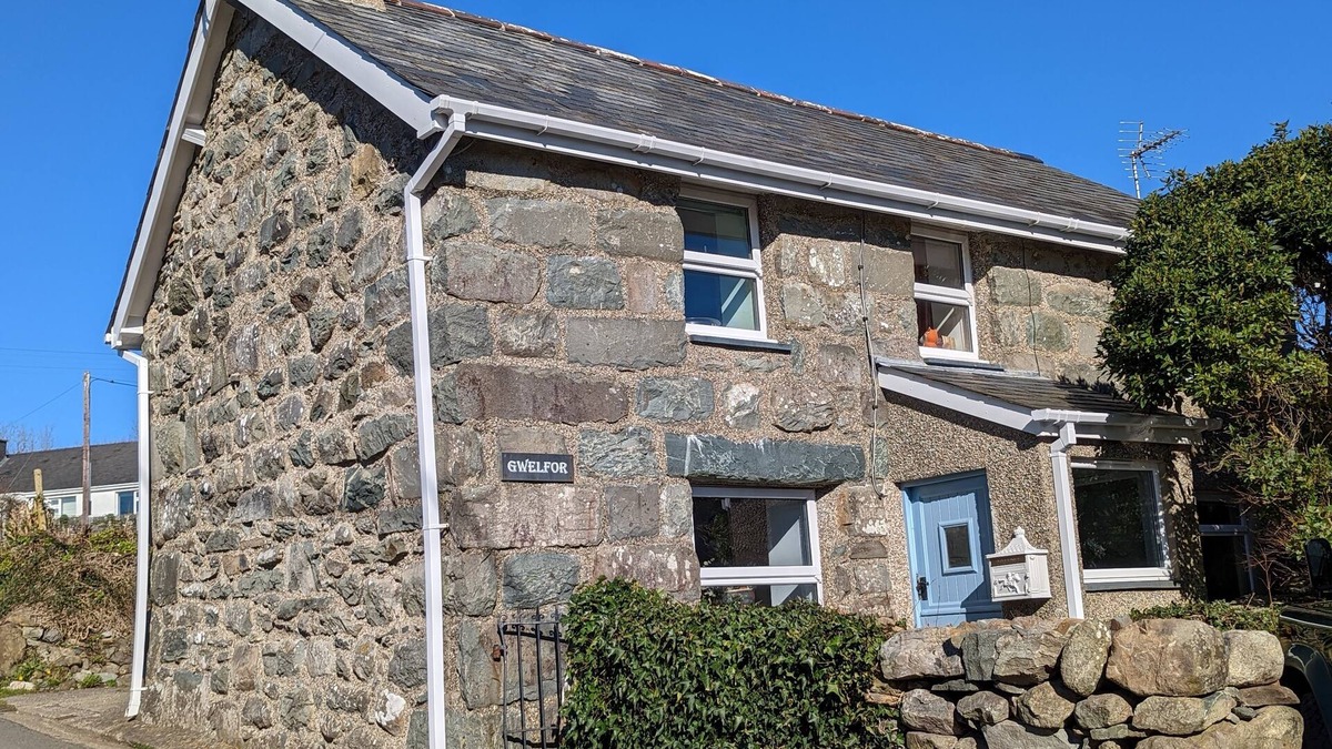 Llanfair Cottage | Cosy, coastal cottage in the heart of Snowdonia