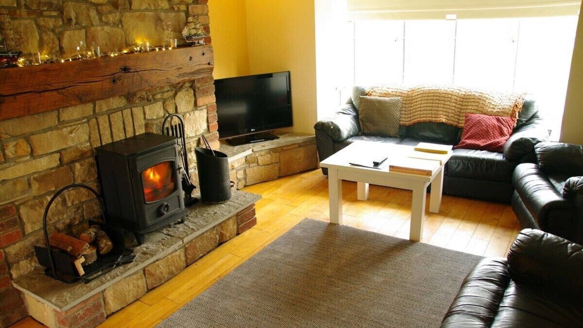 Tramore House | Cosy & convenient beach retreat