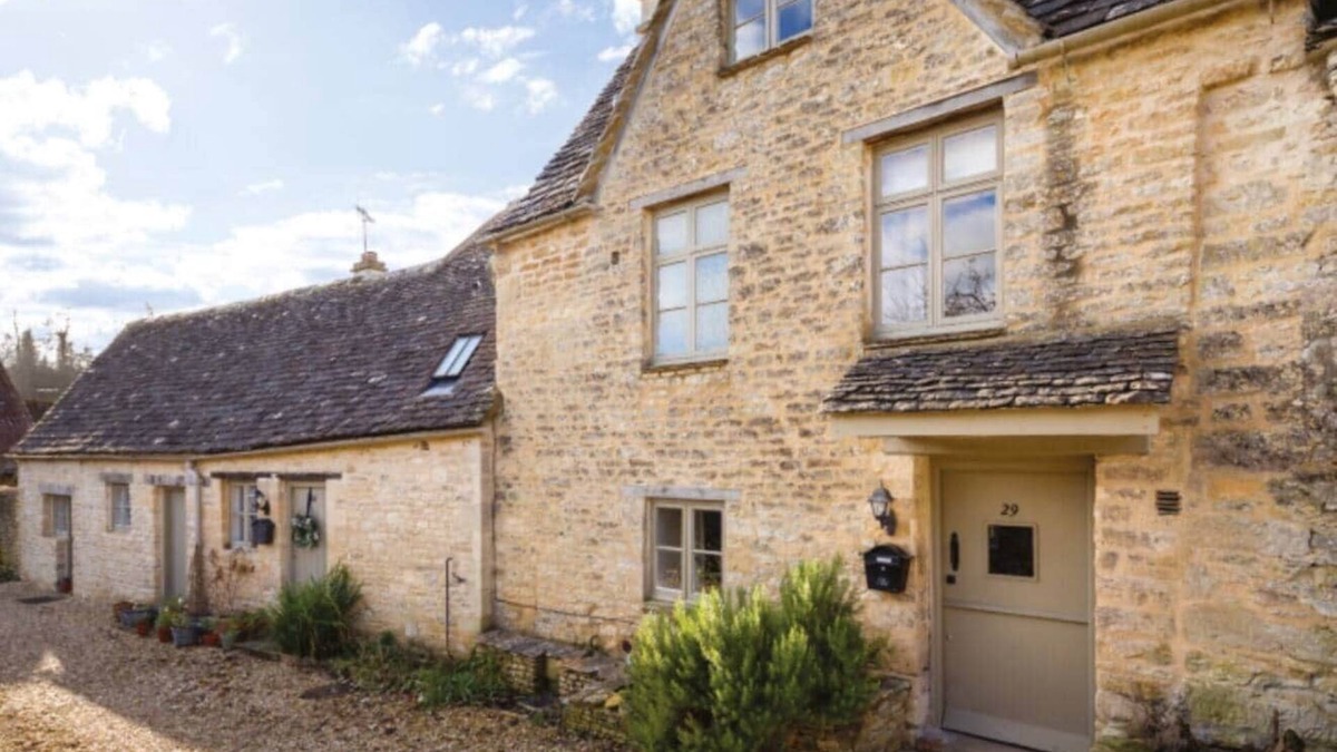 Bibury House | Cosy cottage in Bibury & parking