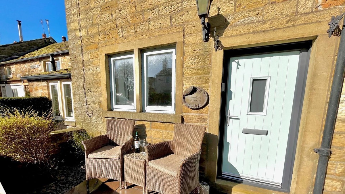 Worsthorne Cottage | Cosy Cottage in quaint Lancashire village with great walking