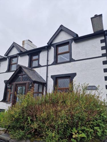 Dolwyddelan House | Cosy cottage in Snowdonia