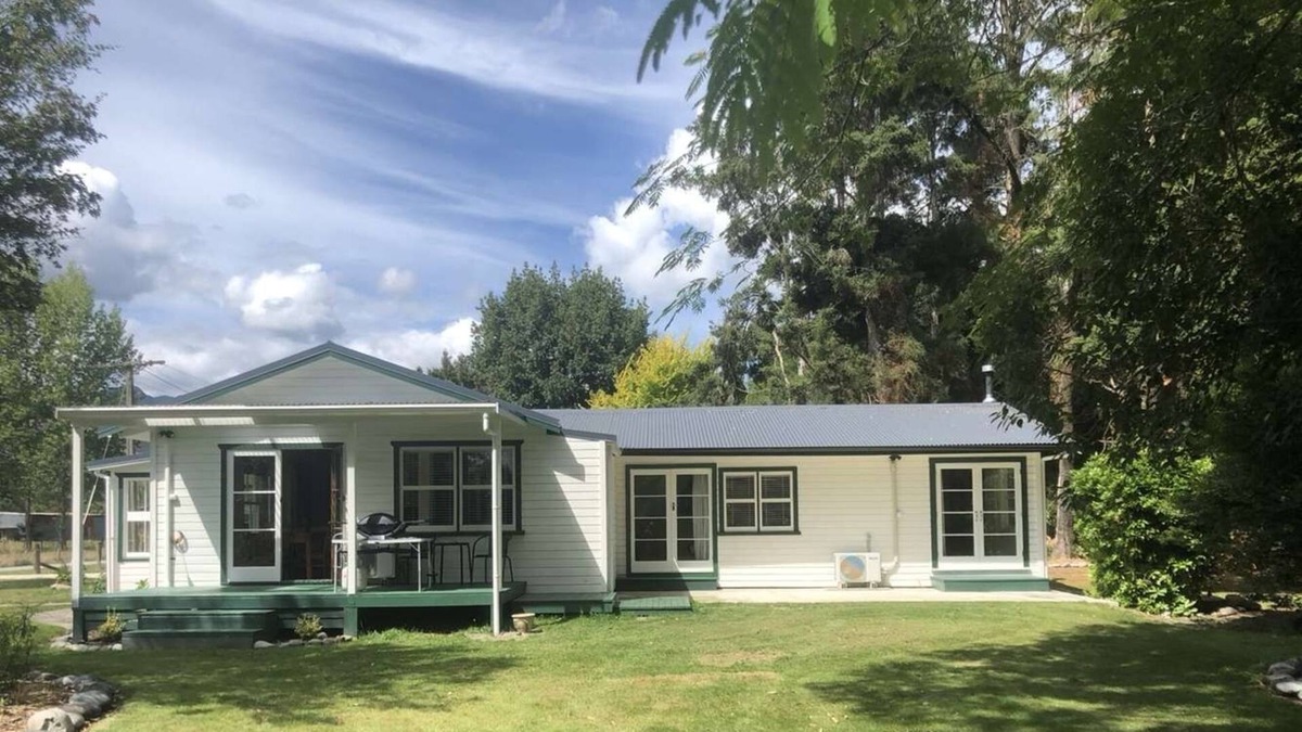 Murchison Cottage | Cosy Cottage