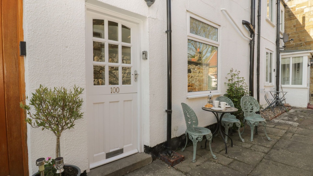 Swainby Cottage | COSY COTTAGE, pet friendly, character holiday cottage in Swainby