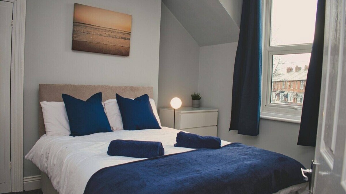 Sunderland House | Cosy Deluxe 2 bedroom terraced house near centre
