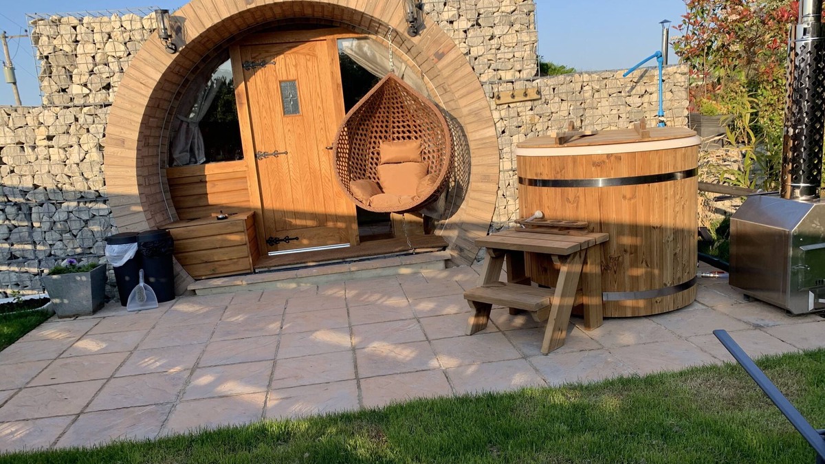 Minster on Sea Apartment | Cosy escape heated luxury pod with hot tub