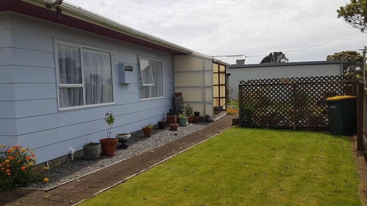Fitzroy House | Cosy family cottage home in a great location