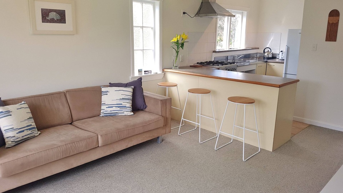 Lower Kaimai Cottage | Cosy farm cottage with fantastic view and easy access to local amenities