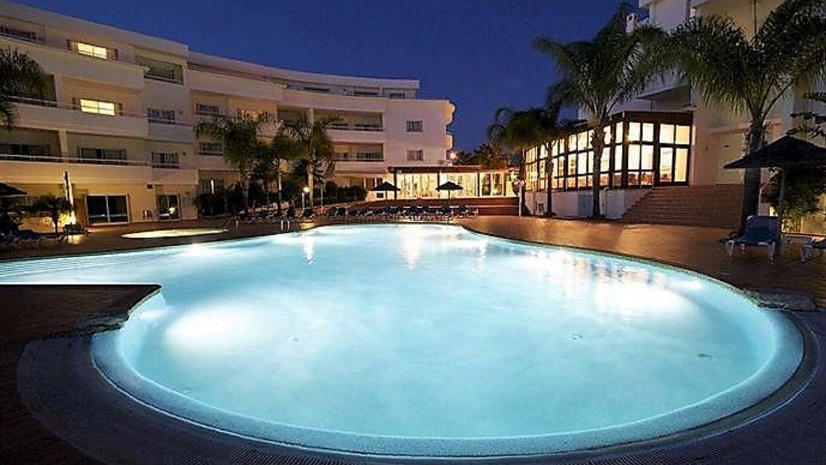 Porto de Mos Apartment | Cosy flat retreat near by beach with nice pateo and views