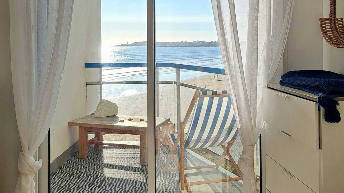 Bourgenay Apartment | "Cosy Beach" Feet in the water, 2 bedrooms with balcony-terrace Sea & Wild Coast 🌊