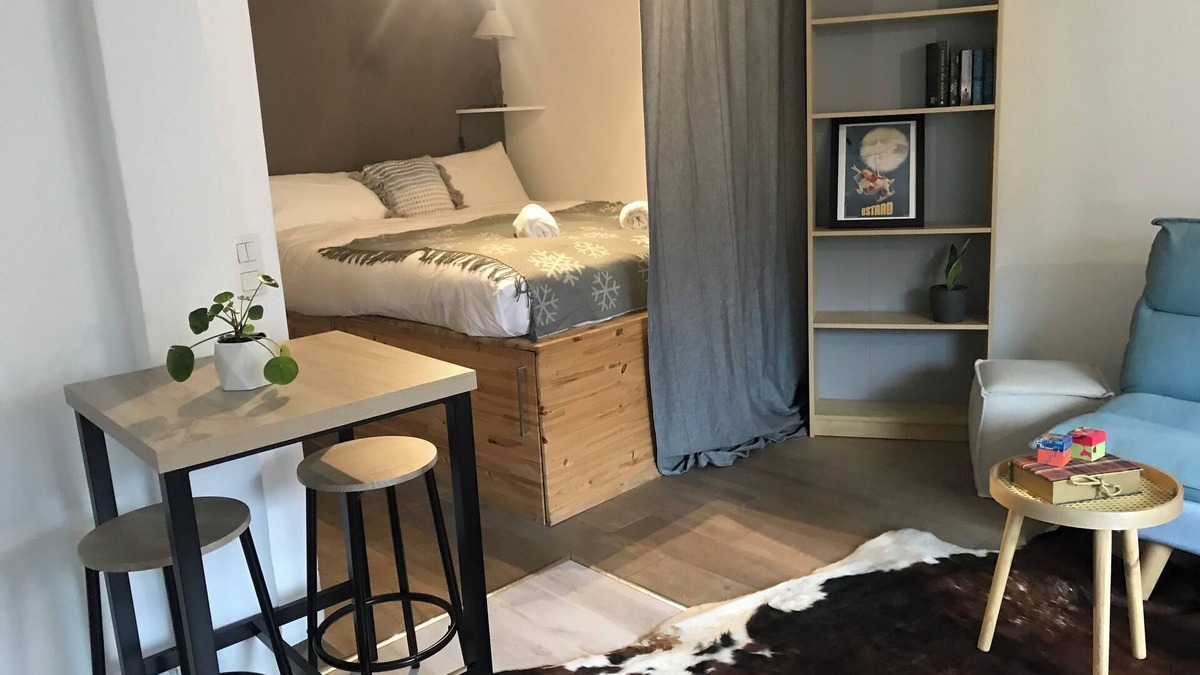 Les Varcins Apartment | Cosy apartment 4 minute drive from the slopes and Saint Martin De Bellville