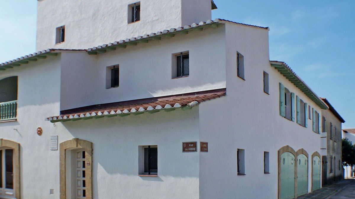 Saintes-Maries-de-la-Mer Apartment | Cosy apartment for 2 people with WIFI, TV, balcony and parking