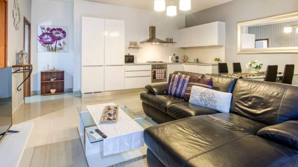 Naxxar Apartment | Cosy, fully equipped 1BR home with Private Balcony