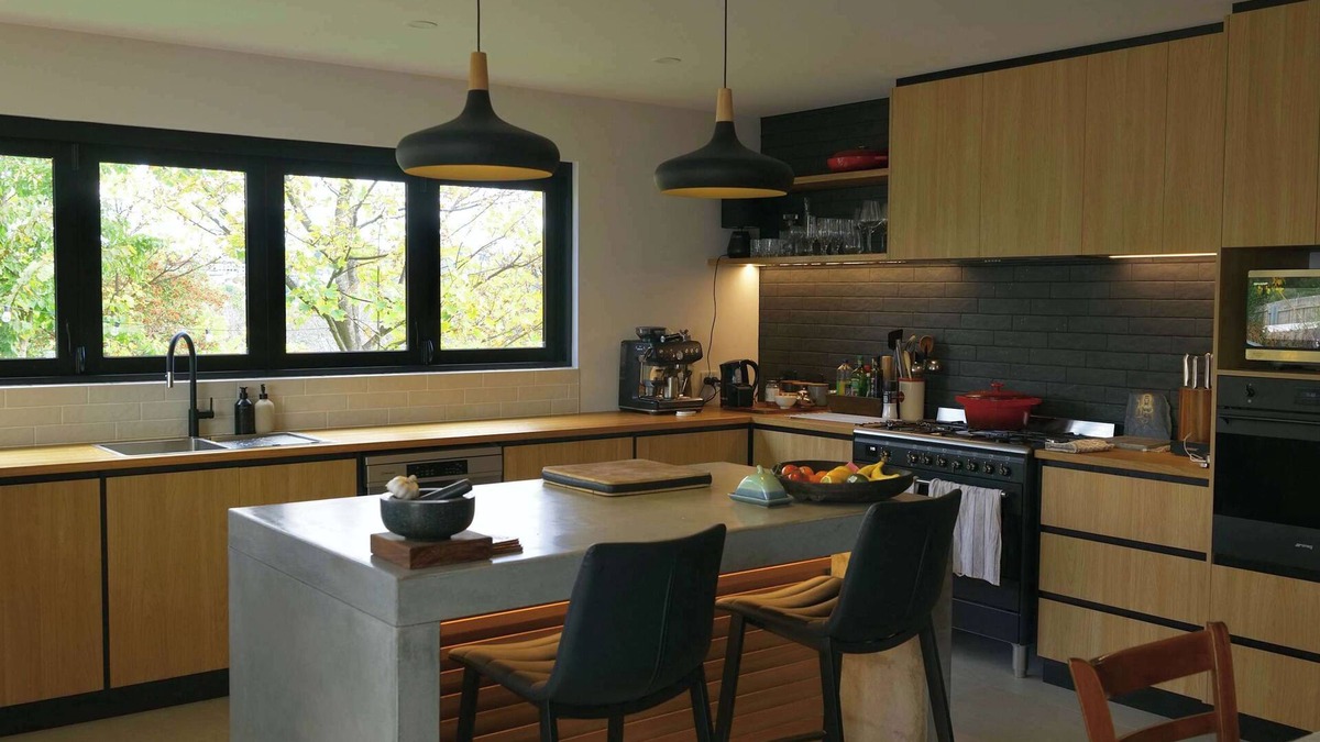 Launceston CBD House | Cosy Getaway with outdoor spaces