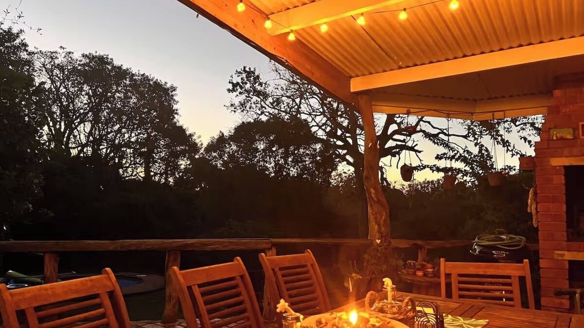 Grahamstown House | Cosy & gorgeous 3-bedroom house in Grahamstown with pool! Stunning family home!