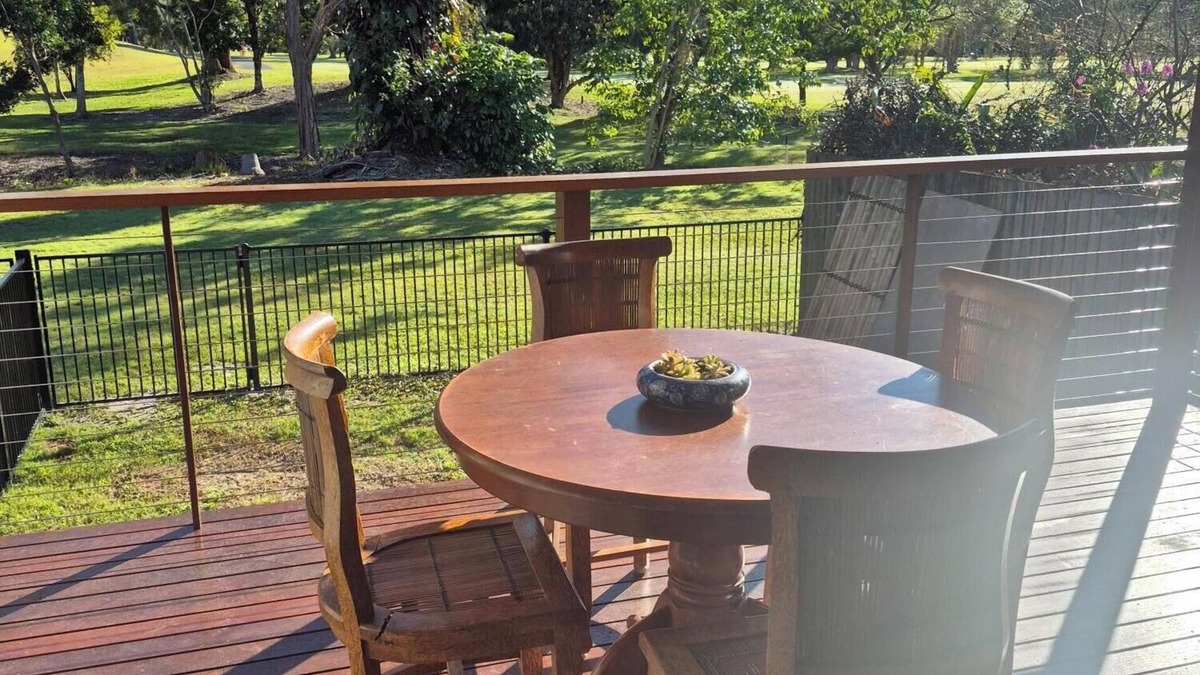 Ocean Shores Cabin | Cosy Guesthouse "Seventh Heaven" on the 7th fairway of Ocean Shores Golf Club