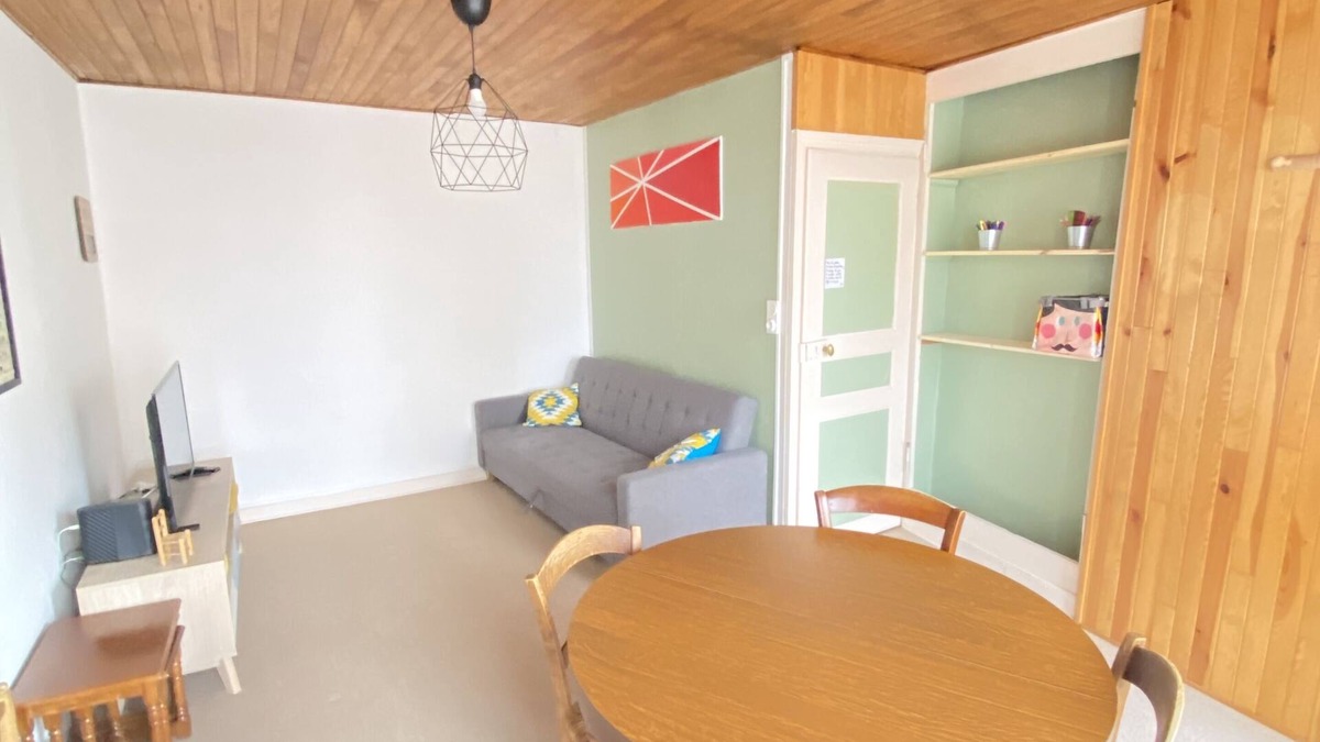 Saint-Amant-Roche-Savine House | Cosy house in the heart of the village with bakery and pharmacy.