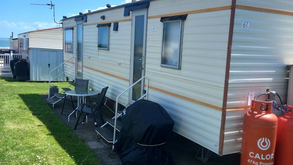 Sheerness House | Cosy Happy Holiday Home in Sheerness