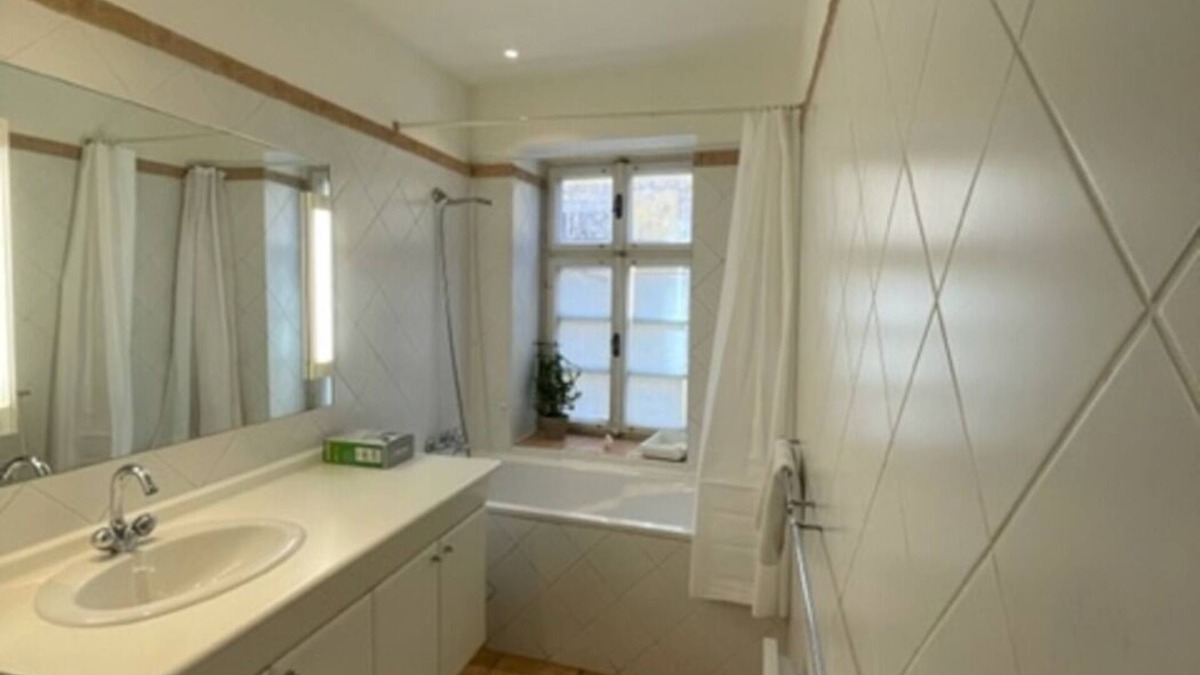 Mala Strana Apartment | Cosy Historic Apartment for 4 in Old Town Medieval Building VL5