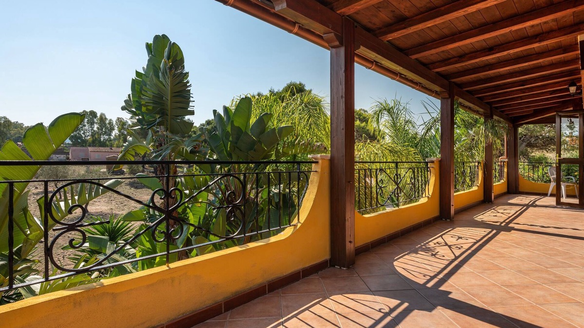 Castiadas Apartment | Cosy Holiday Apartment "Villa Mallus" with Mountain View & Balcony