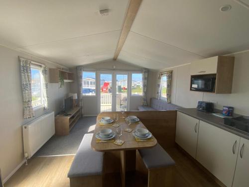Lydd-on-Sea Resort | Cosy holiday home at Romney Sands